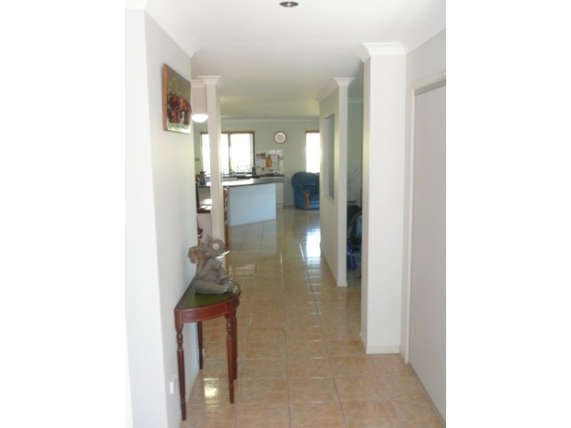 24 Bournda Close, Parkinson QLD 4115