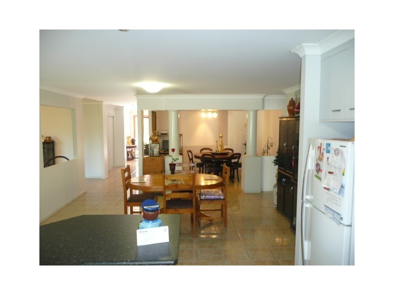 24 Bournda Close, Parkinson QLD 4115