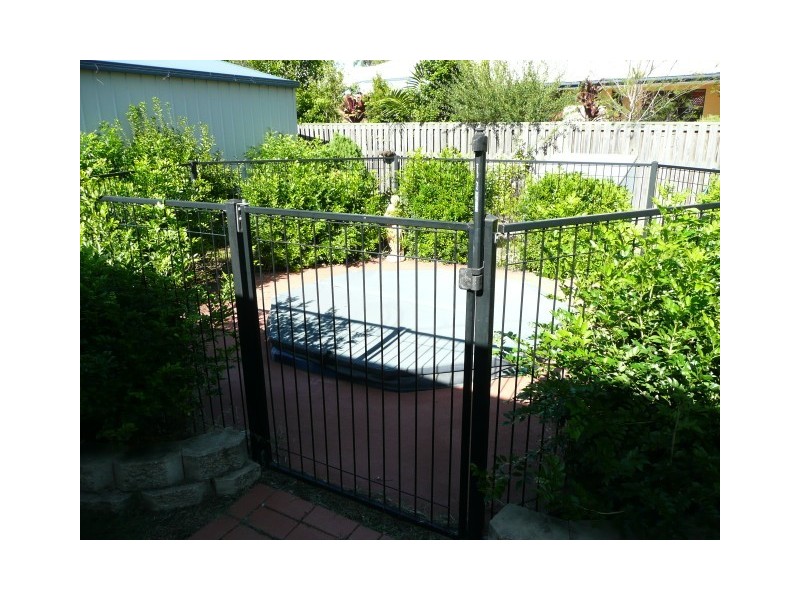 24 Bournda Close, Parkinson QLD 4115