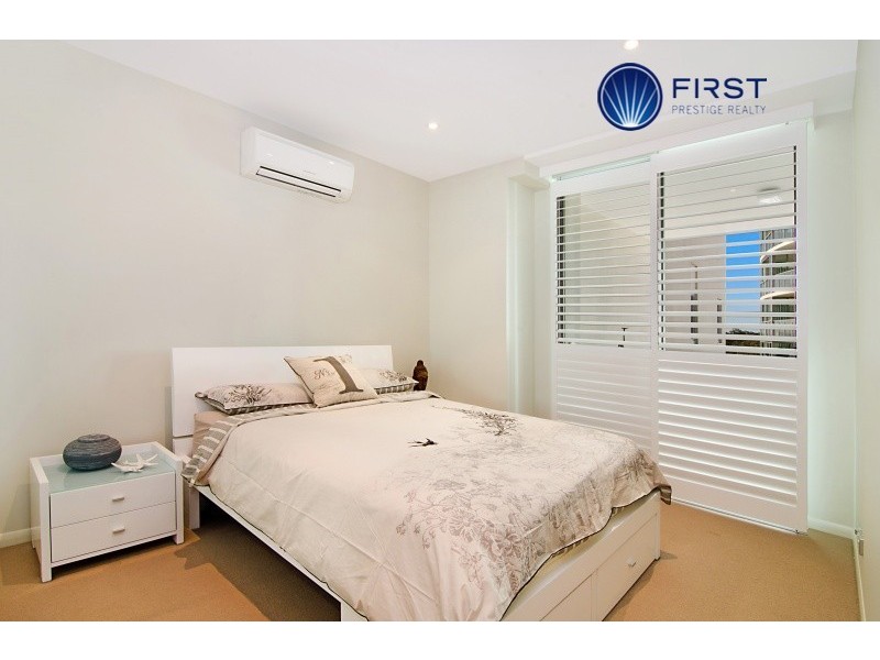 6-12 Oxley Ave, Woody Point QLD 4019