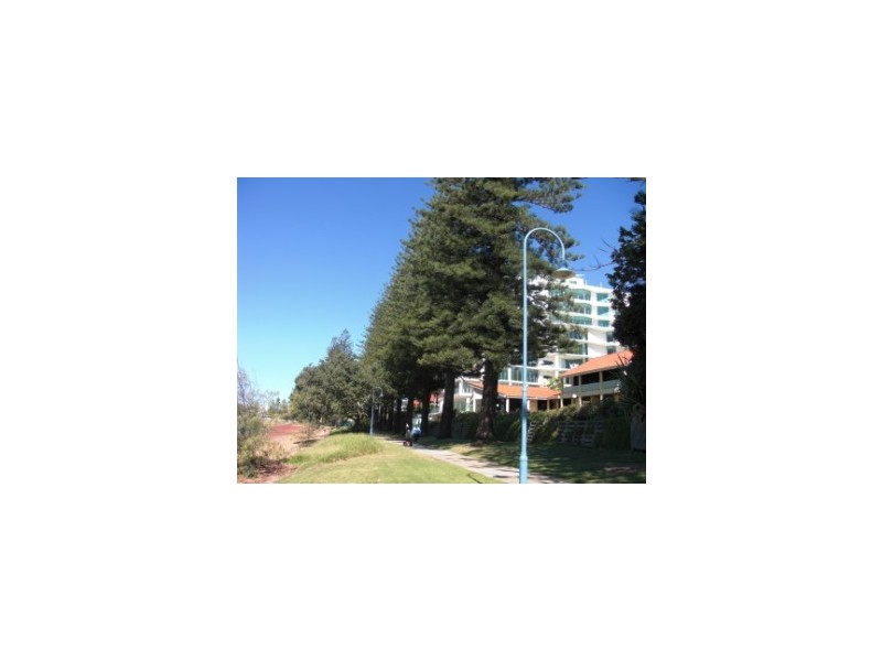 2 / 16 Prince Edward Parade, Redcliffe QLD 4020