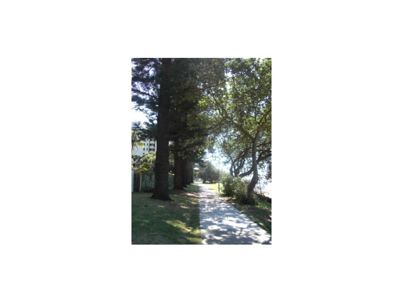 2 / 16 Prince Edward Parade, Redcliffe QLD 4020