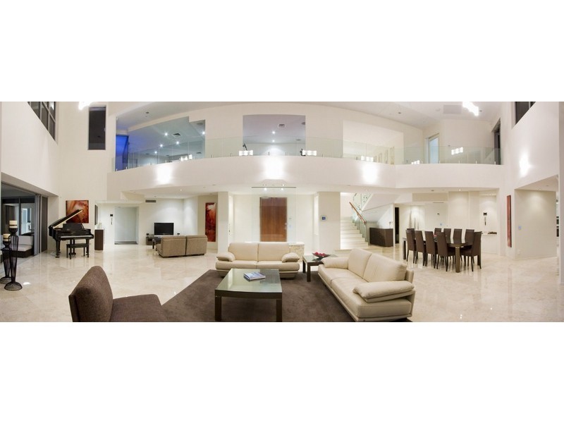 21  Cypress Avenue, Surfers Paradise QLD 4217