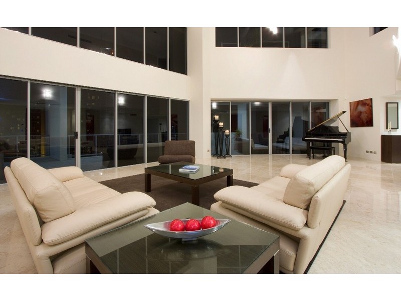 21  Cypress Avenue, Surfers Paradise QLD 4217