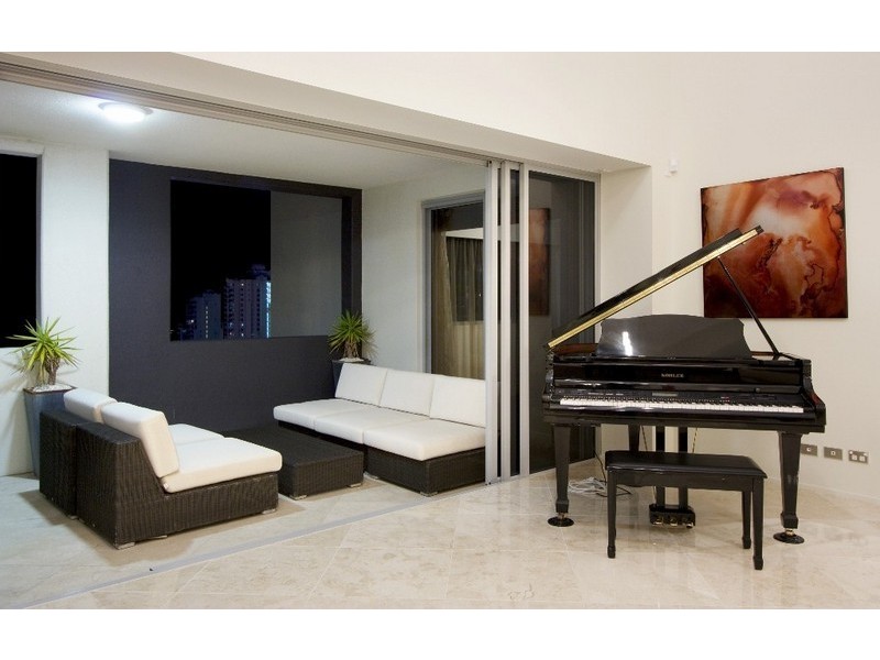 21  Cypress Avenue, Surfers Paradise QLD 4217