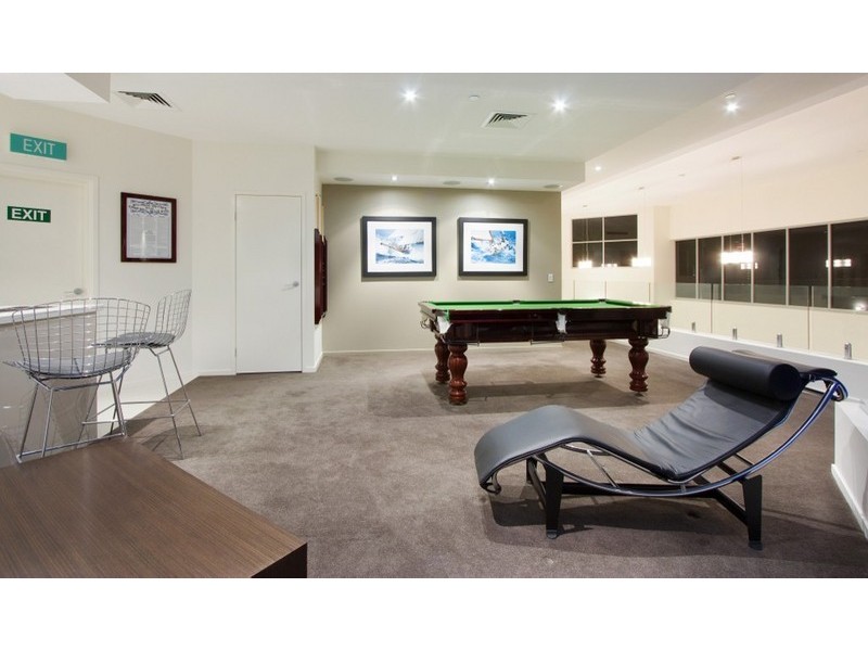 21  Cypress Avenue, Surfers Paradise QLD 4217