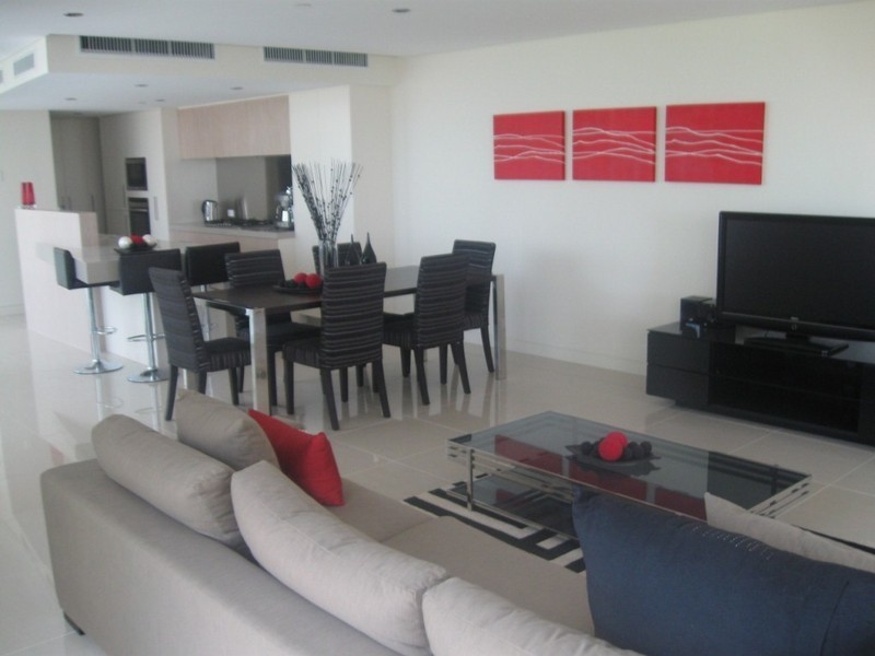 9/16 Prince Edward Parade, Redcliffe QLD 4020