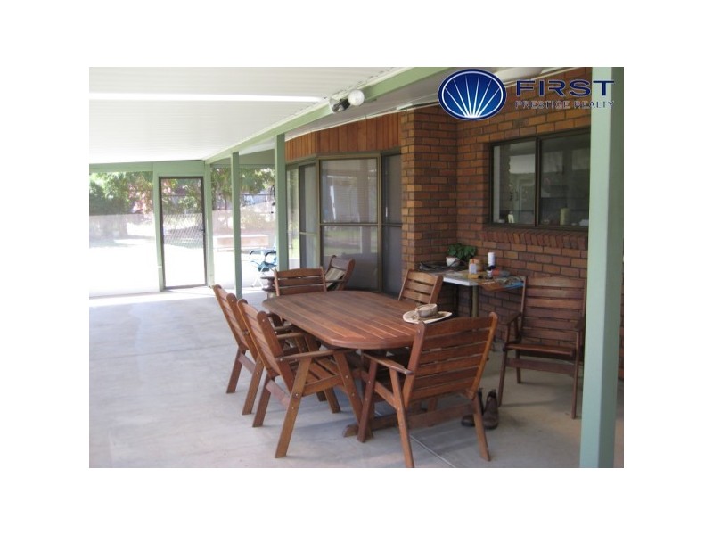 27 Taylor Street, Cecil Plains QLD 4407