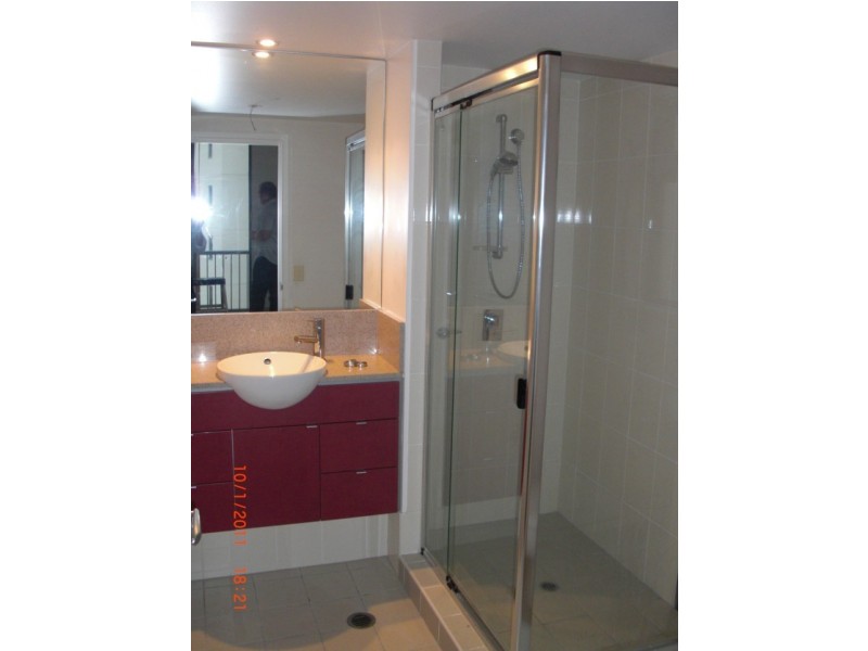 1074/18 Manning, Milton QLD 4064