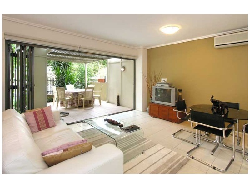 20a Manning, Milton QLD 4064