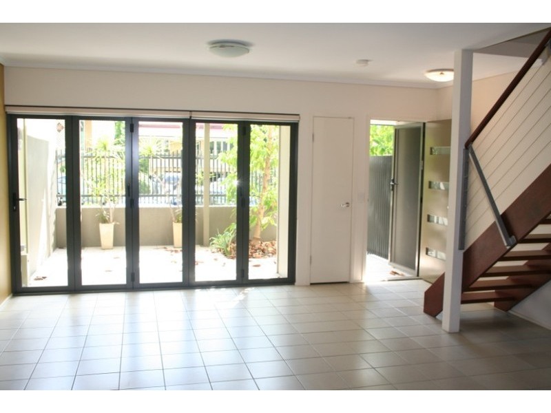 2014/18 Manning, Milton QLD 4064