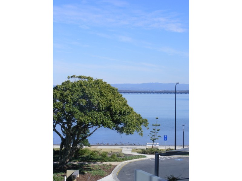 204/14 Oxley Avenue, Woody Point QLD 4019