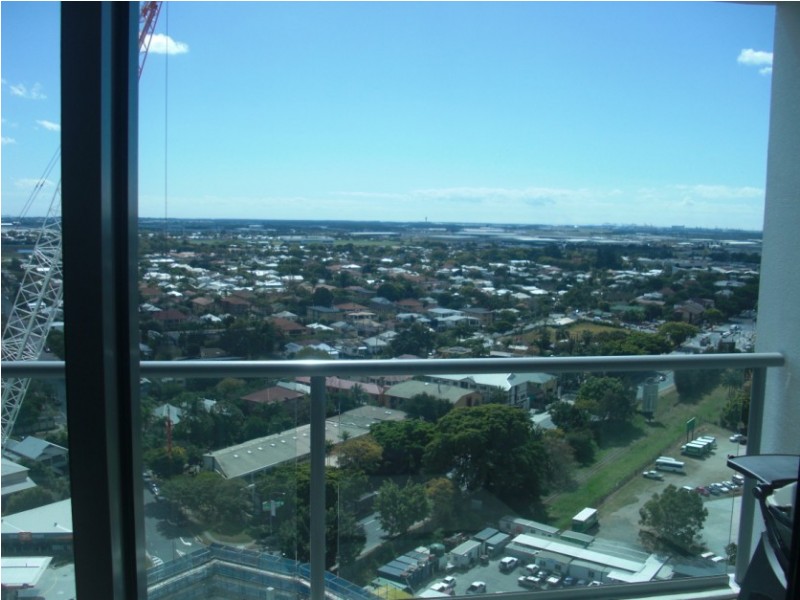 8 Harbour Road, Hamilton QLD 4007