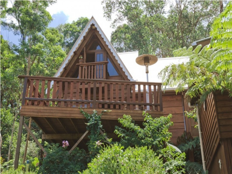 4 Ted Street, Mount Glorious QLD 4520