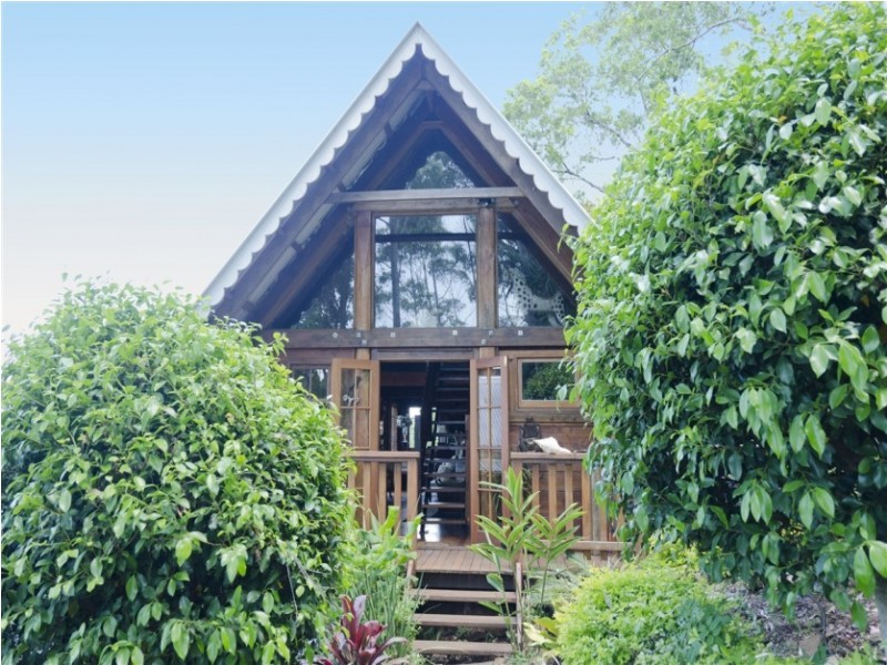 4 Ted Street, Mount Glorious QLD 4520