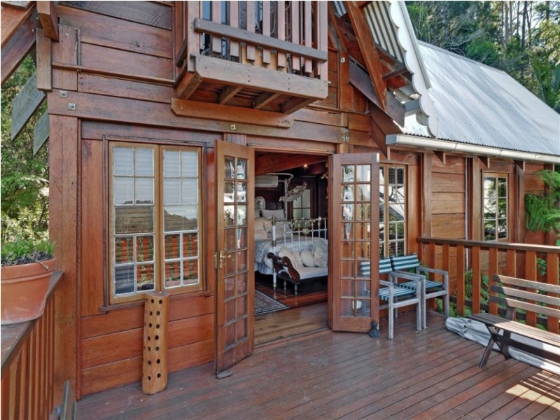 4 Ted Street, Mount Glorious QLD 4520