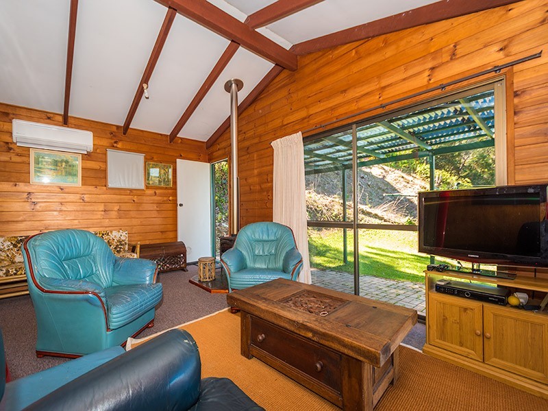 9 Kailas Court, Tamborine Mountain QLD 4272
