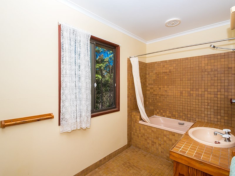 9 Kailas Court, Tamborine Mountain QLD 4272