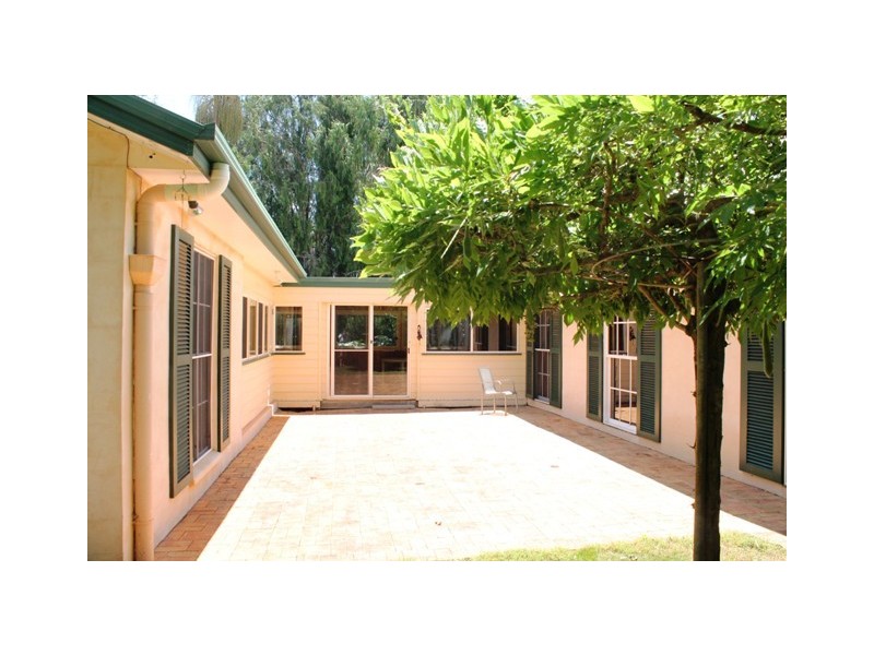 21 Bateke Road, Tamborine Mountain QLD 4272