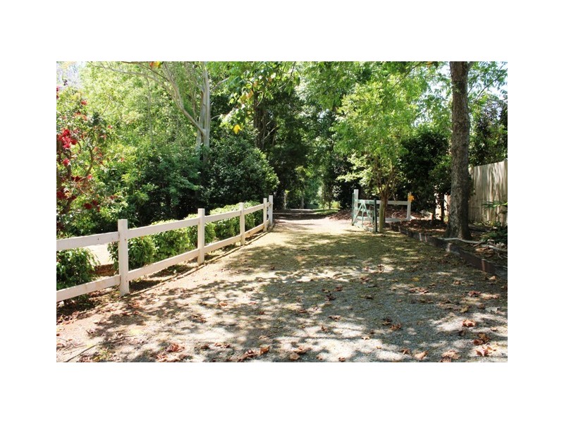 21 Bateke Road, Tamborine Mountain QLD 4272