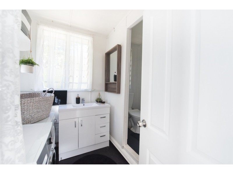 100 Long Road, Tamborine Mountain QLD 4272