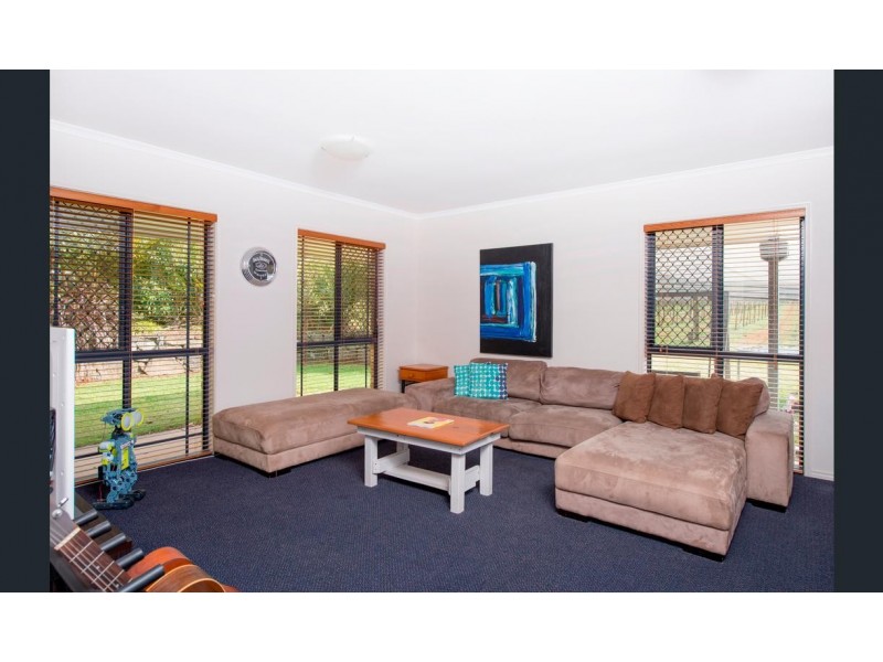300 Main Western Road, Tamborine Mountain QLD 4272
