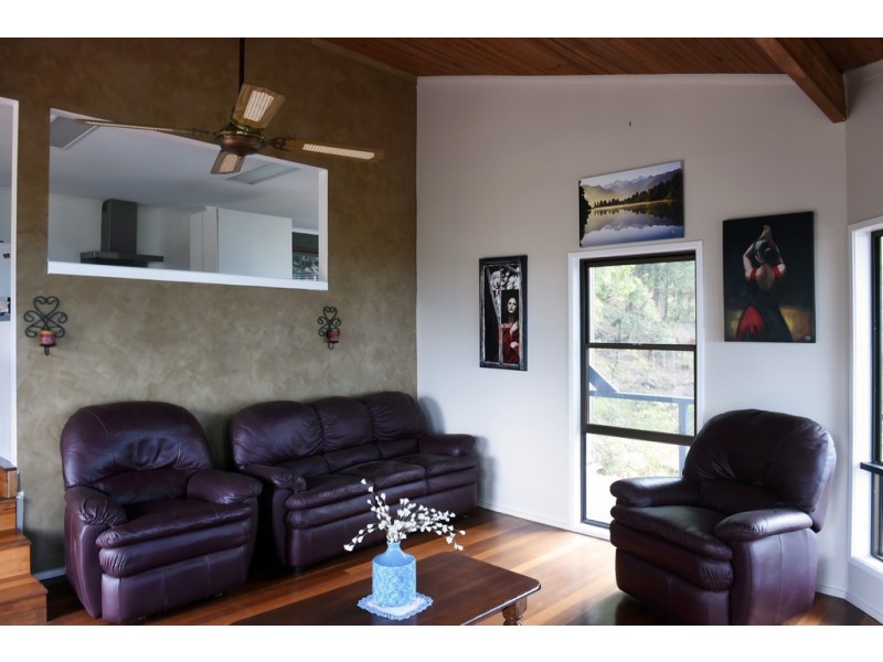 25 Sumba Court, Tamborine Mountain QLD 4272
