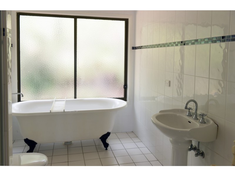 25 Sumba Court, Tamborine Mountain QLD 4272