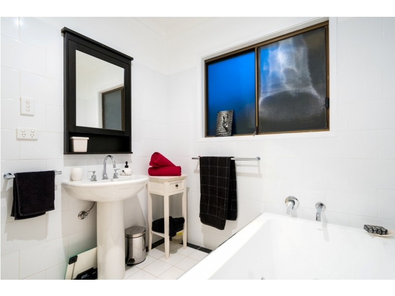 34A Paradise Drive, Tamborine Mountain QLD 4272