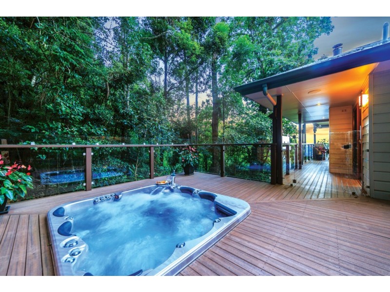 32 Carey Parade, Tamborine Mountain QLD 4272