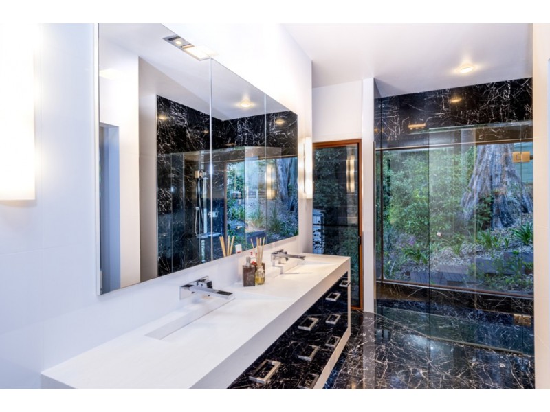 32 Carey Parade, Tamborine Mountain QLD 4272