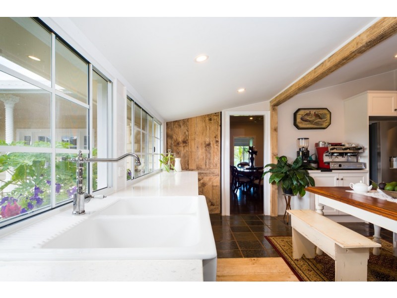 332 Main Western Road, Tamborine Mountain QLD 4272