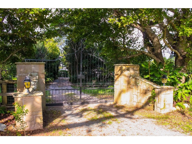 332 Main Western Road, Tamborine Mountain QLD 4272