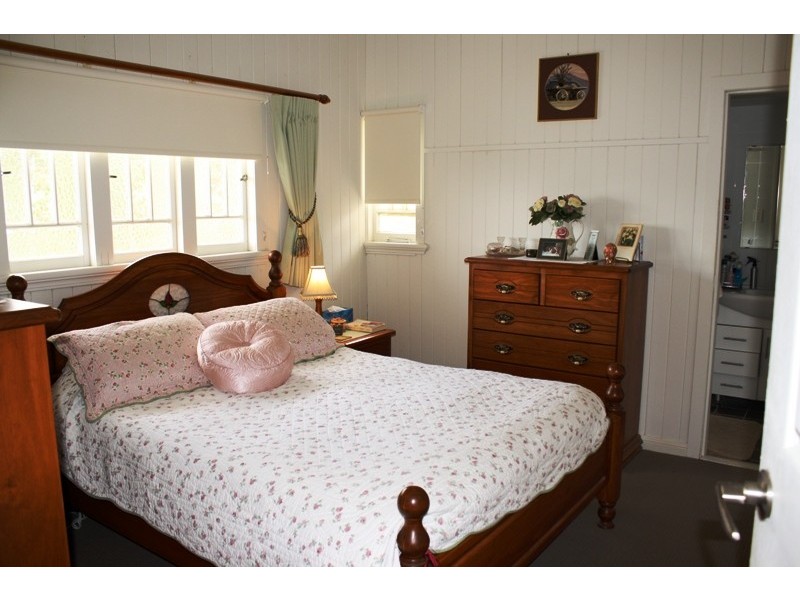 Eagle Heights QLD 4271