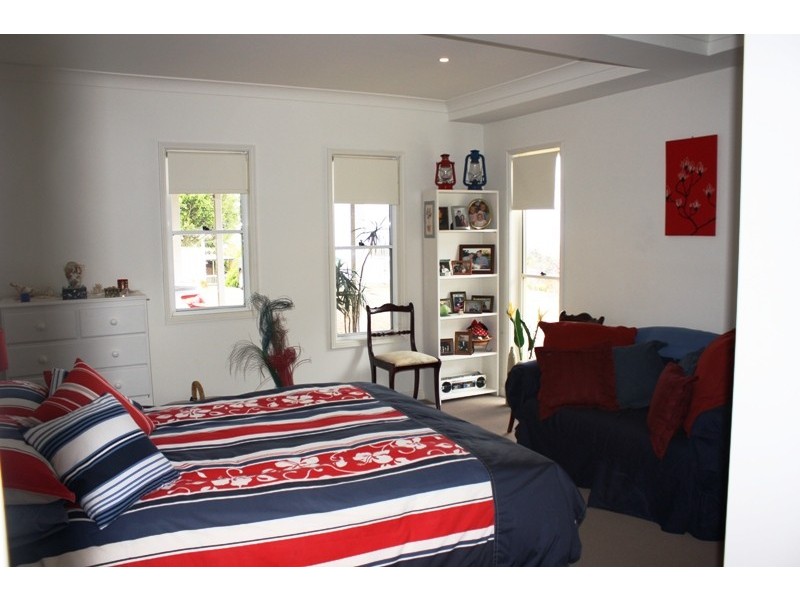 Eagle Heights QLD 4271