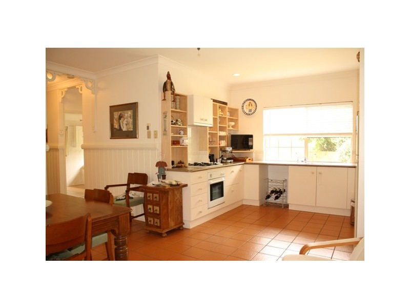 16 Griffith St, North Tamborine QLD 4272