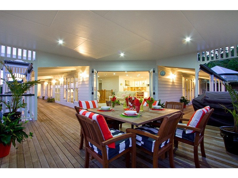 14 EAGLES RETREAT PLACE, Tamborine Mountain QLD 4272