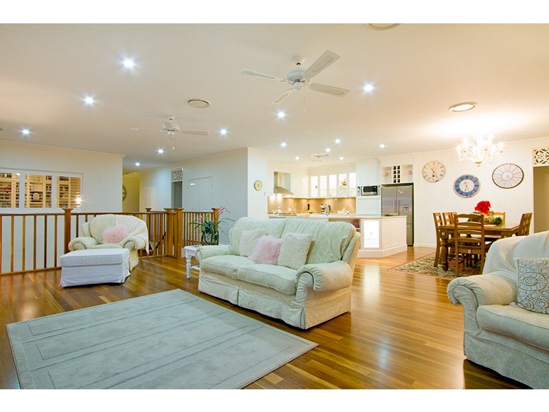 14 EAGLES RETREAT PLACE, Tamborine Mountain QLD 4272