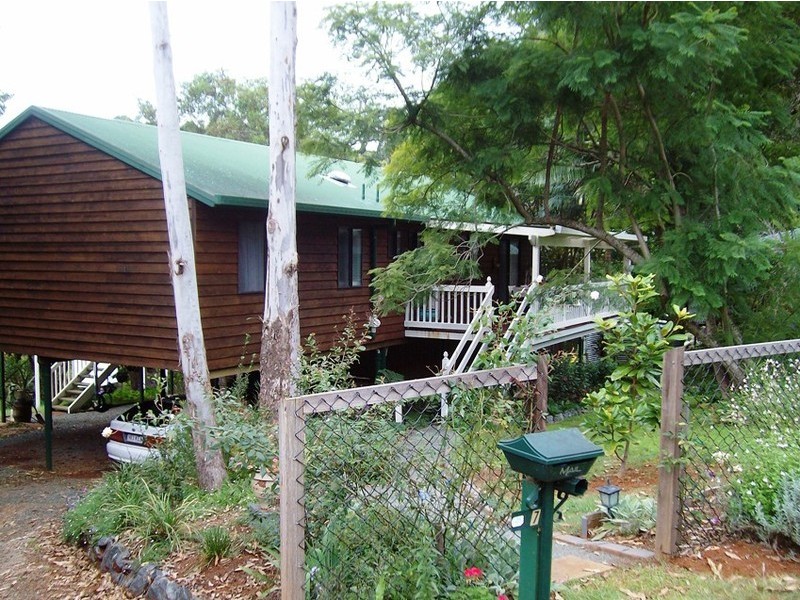 5 Dapsang Drive, Eagle Heights QLD 4271