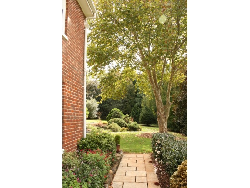 90 Main Western Rd, North Tamborine QLD 4272