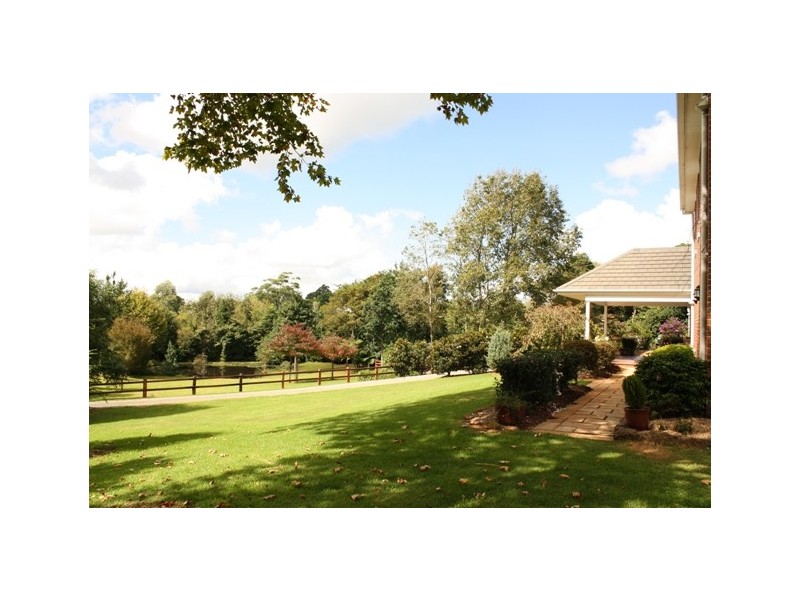 90 Main Western Rd, North Tamborine QLD 4272