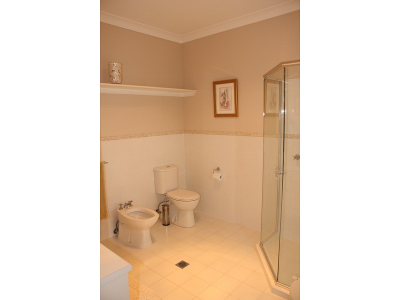 76 Wongawallan Rd, Eagle Heights QLD 4271