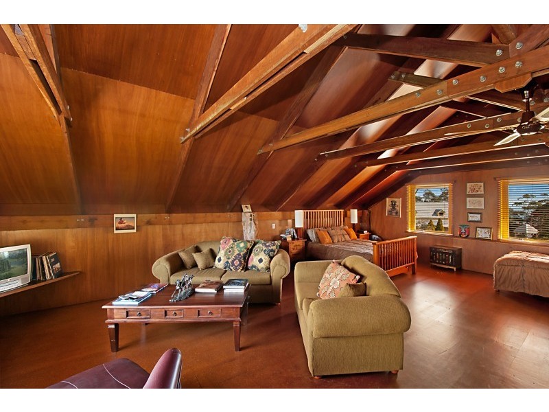 2 Witches Chase, North Tamborine QLD 4272