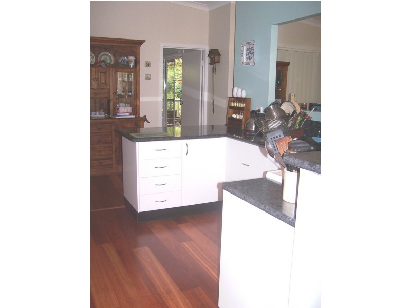 13 Tabor Dr, Eagle Heights QLD 4271