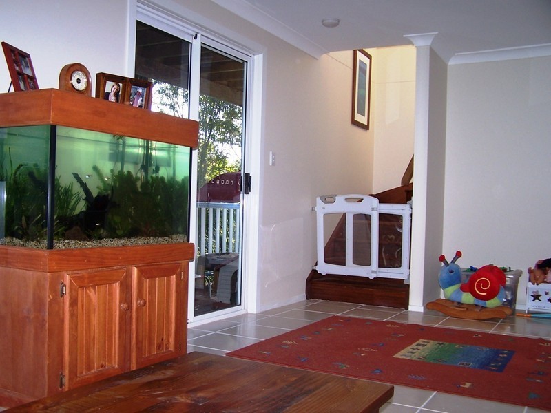 13 Tabor Dr, Eagle Heights QLD 4271