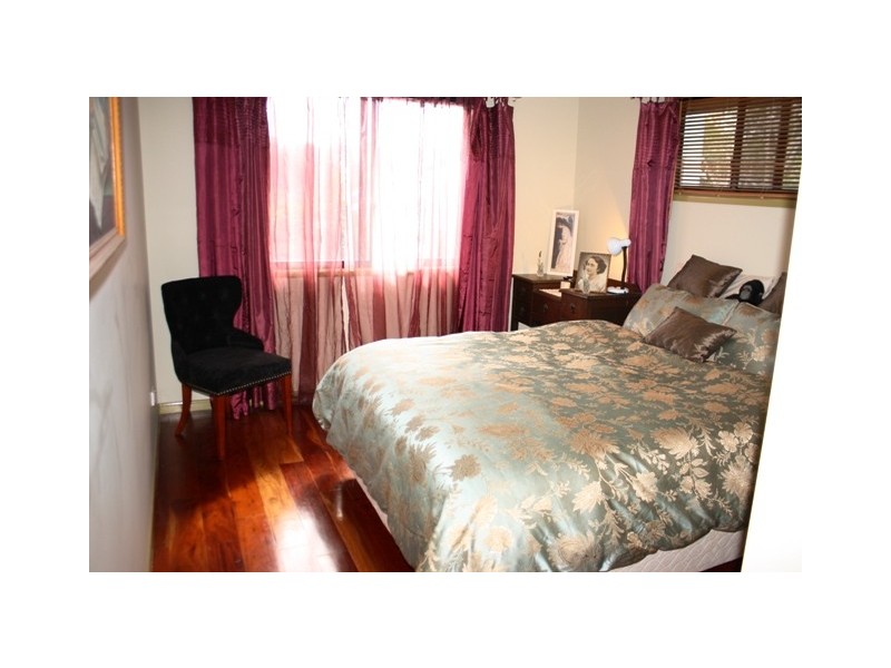 Eagle Heights QLD 4271