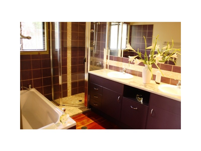 Eagle Heights QLD 4271