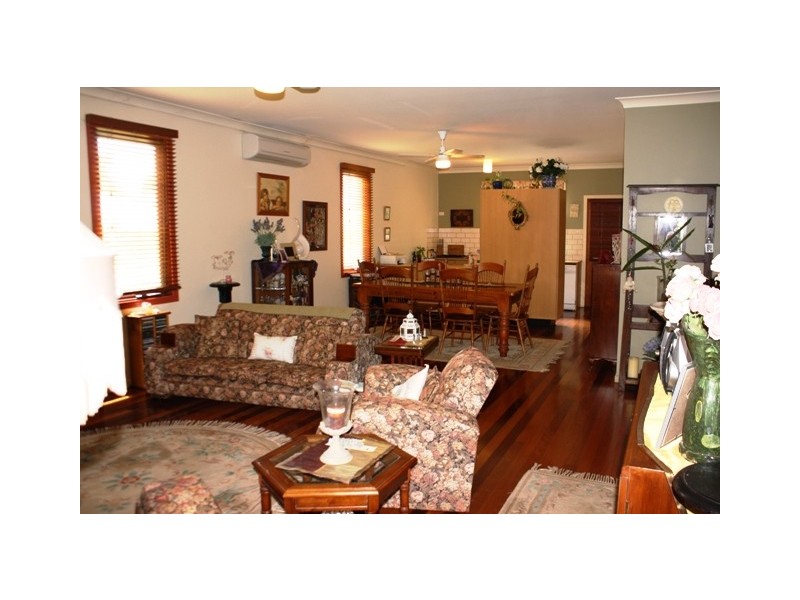 1 17/19  huyber, Eagle Heights QLD 4271