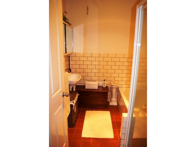 1 17/19  huyber, Eagle Heights QLD 4271