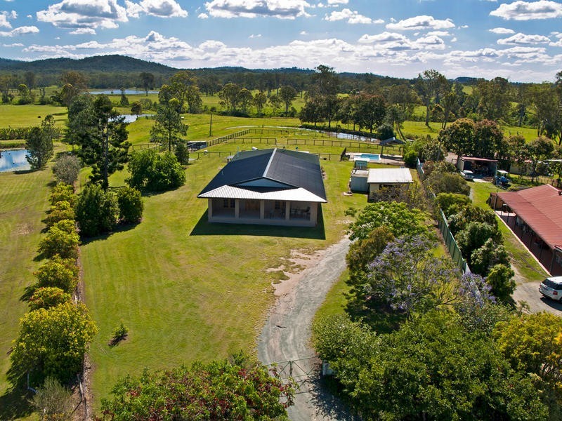 2 Larch rd, Tamborine QLD 4270